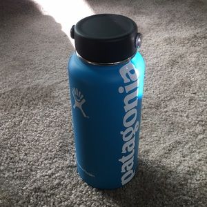 Blue 32 Ounce Hydro Flask